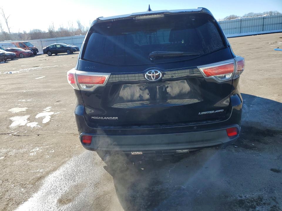 Photo 6 from auction – 2015 TOYOTA HIGHLANDER with VIN 5TDDKRFH0FS178400
