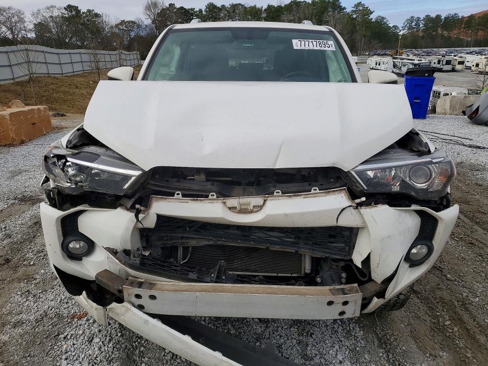 Photo 5 from auction – 2018 TOYOTA 4RUNNER with VIN JTEZU5JR7J5168966