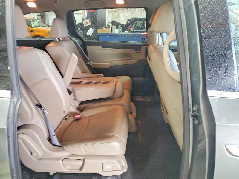 Photo 11 from auction – 2018 HONDA ODYSSEY with VIN 5FNRL6H93JB010058
