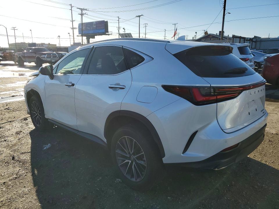 Фото 2 с аукциона – 2022 LEXUS NX 350 с VIN 2T2GGCEZXNC004892