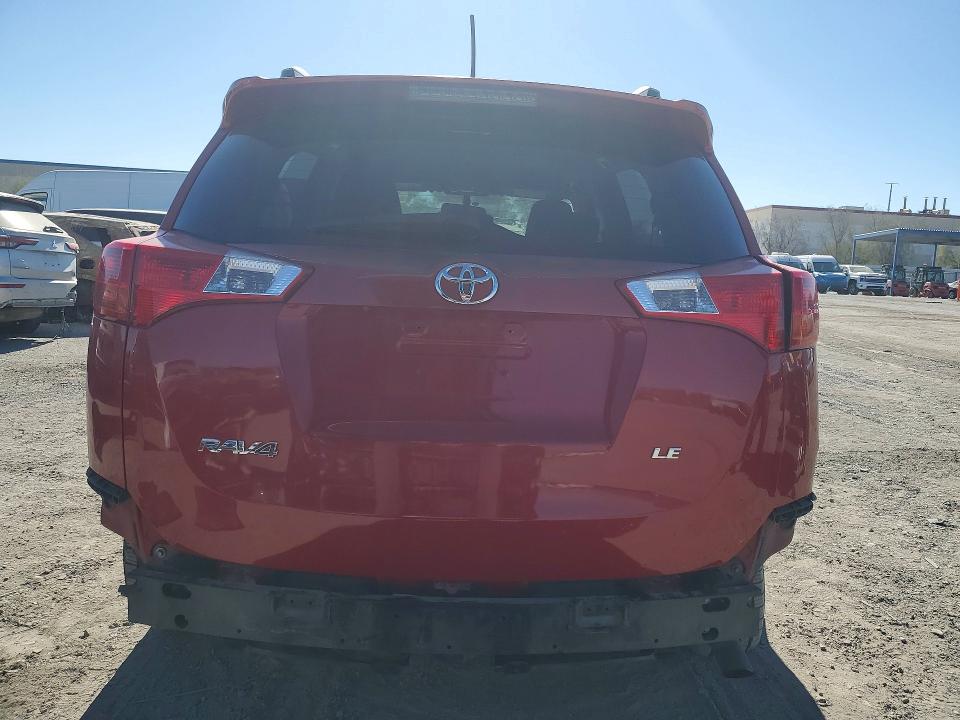 Photo 6 from auction – 2015 TOYOTA RAV4 LE with VIN JTMZFREV6FD049574