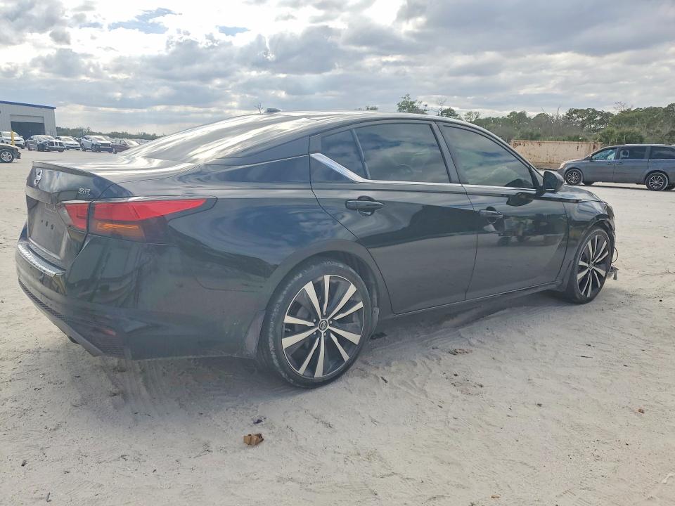Photo 3 from auction – 2021 NISSAN ALTIMA with VIN 1N4BL4CV6MN359141
