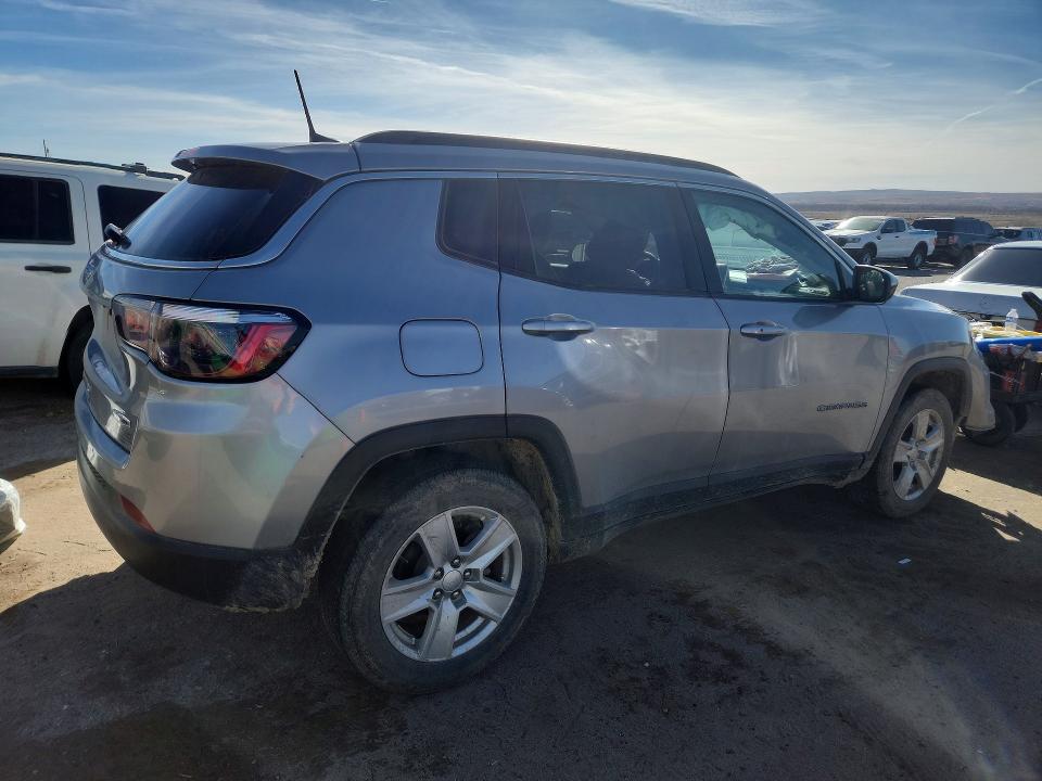 Photo 3 from auction – 2022 JEEP COMPASS with VIN 3C4NJDBB8NT105646