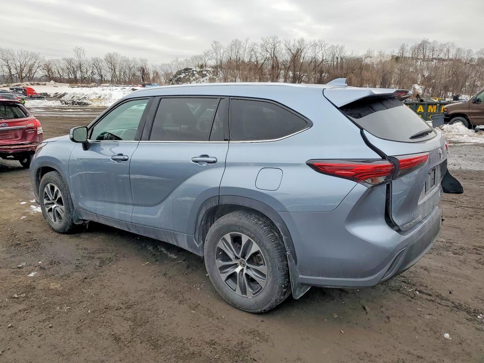 Photo 2 from auction – 2021 TOYOTA HIGHLANDER with VIN 5TDHZRBH6MS097191