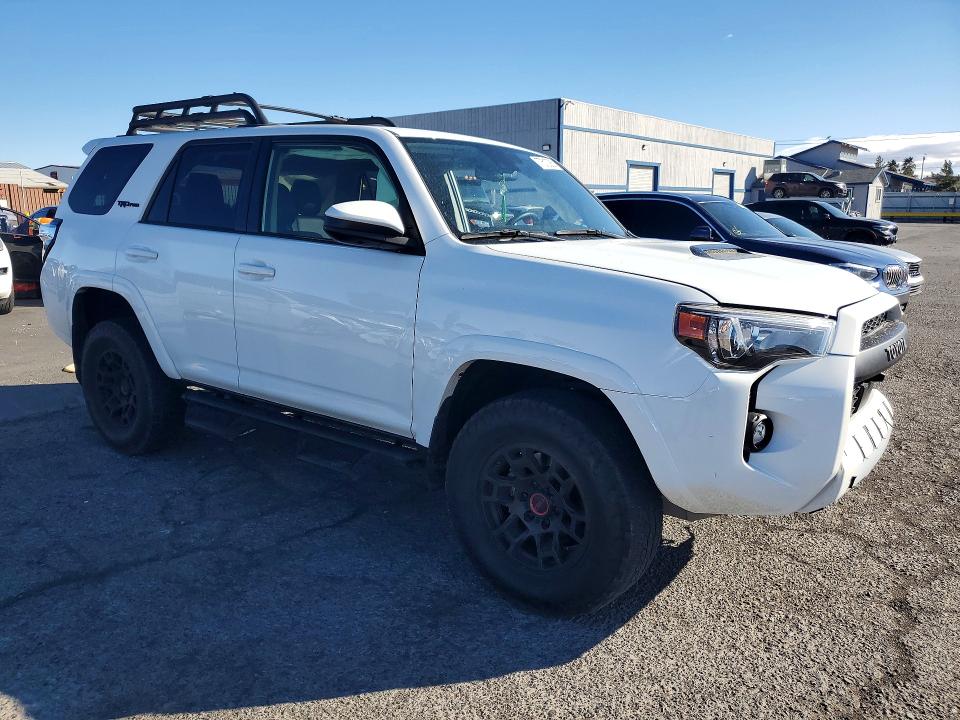 Photo 4 from auction – 2022 TOYOTA 4RUNNER SR with VIN JTELU5JR9N6086520