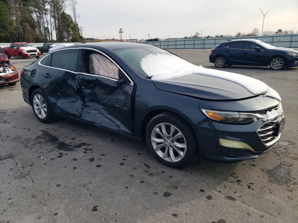 Photo 4 from auction – 2020 CHEVROLET MALIBU with VIN 1G1ZD5ST6LF118919