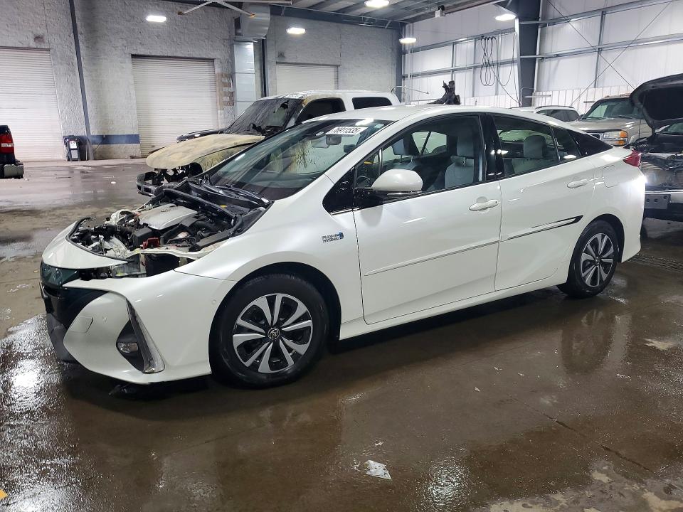 TOYOTA PRIUS PRIME 2017 with VIN JTDKARFPXH3021964 - Photo from auction