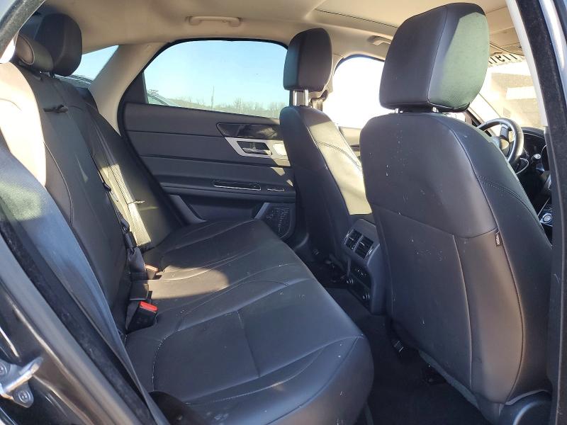 Photo 10 from auction – 2016 JAGUAR XF with VIN SAJBJ4BV9GCY20867