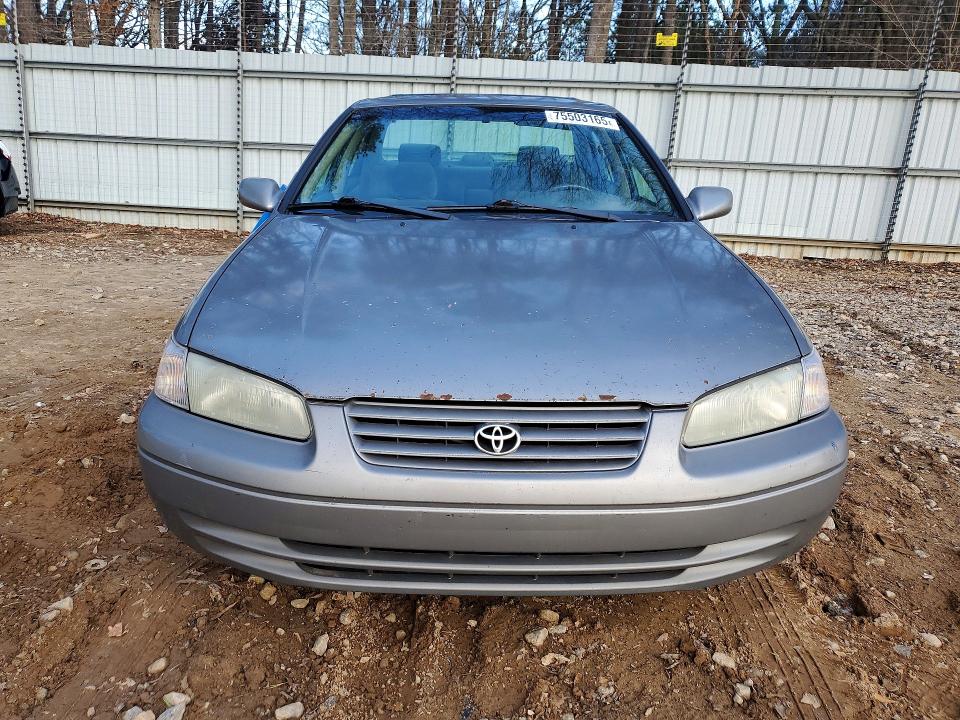 Photo 5 from auction – 1998 TOYOTA CAMRY with VIN 4T1BF28K5WU071104