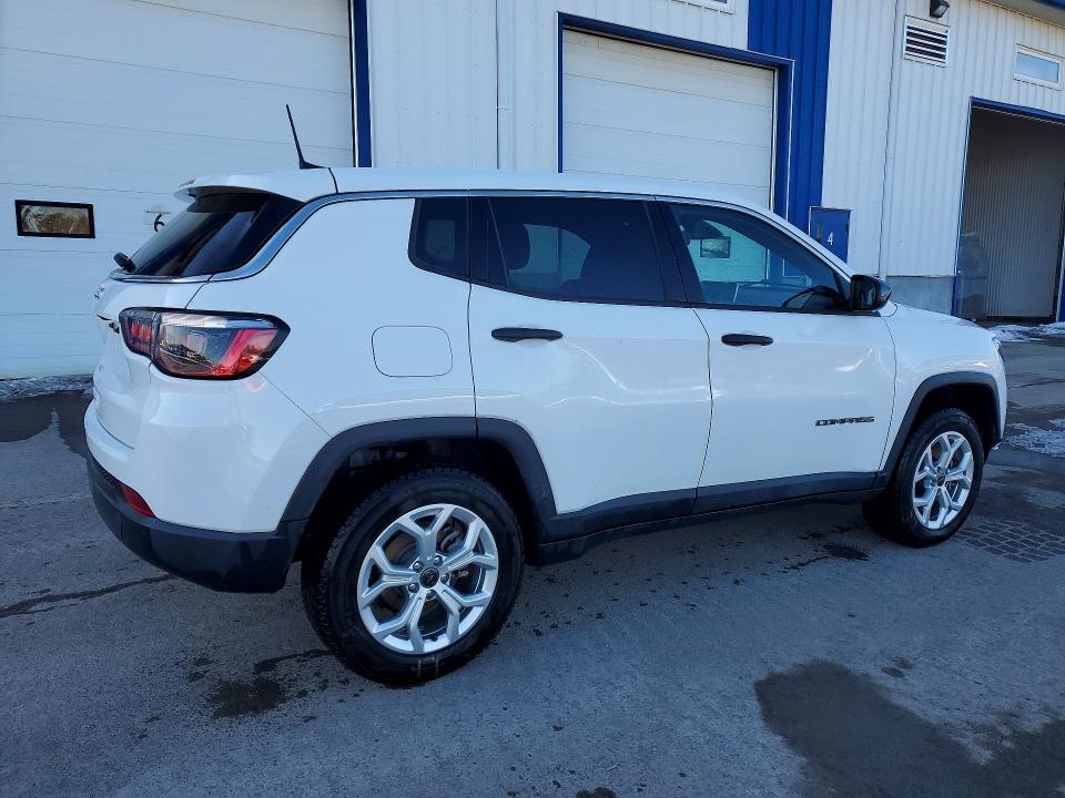 Photo 3 from auction – 2025 JEEP COMPASS with VIN 3C4NJDAN1ST519908