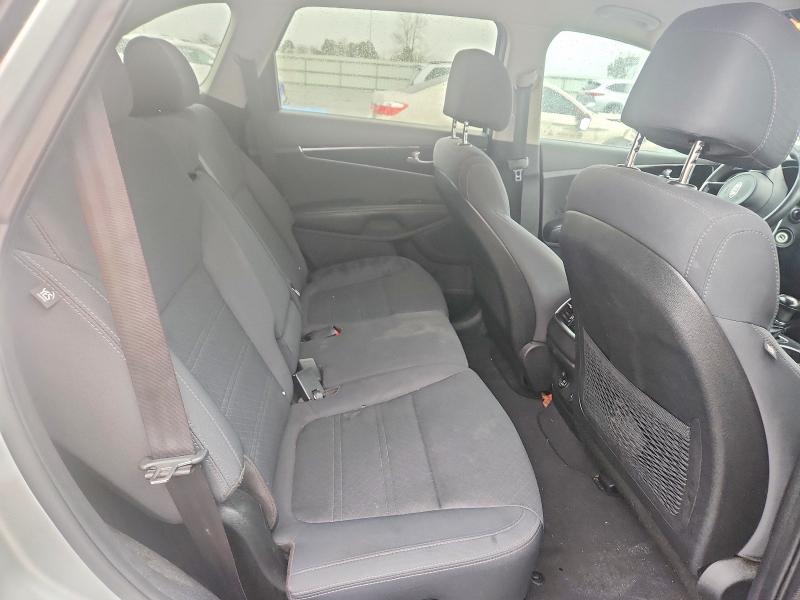 Photo 10 from auction – 2017 KIA SORENTO with VIN 5XYPG4A34HG269960