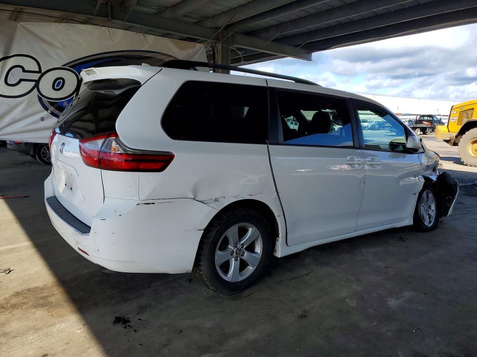 Photo 3 from auction – 2019 TOYOTA SIENNA with VIN 5TDKZ3DC2KS983414