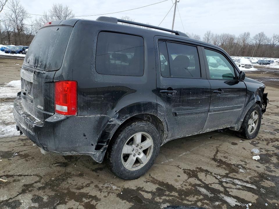 Фото 3 с аукциона – 2011 HONDA PILOT EX с VIN 5FNYF4H44BB051313