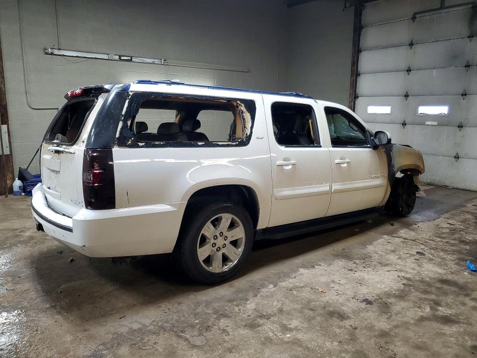 Photo 3 from auction – 2007 GMC YUKON XL with VIN 1GKFC16057J358671
