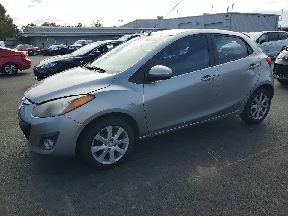MAZDA MAZDA2 2011 with VIN JM1DE1HZ8B0101446 - Photo from auction
