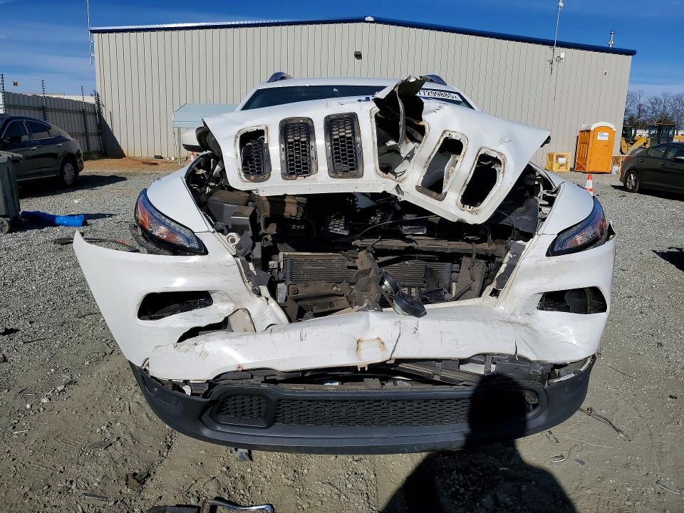 Photo 5 from auction – 2017 JEEP CHEROKEE L with VIN 1C4PJLCB8HW602826