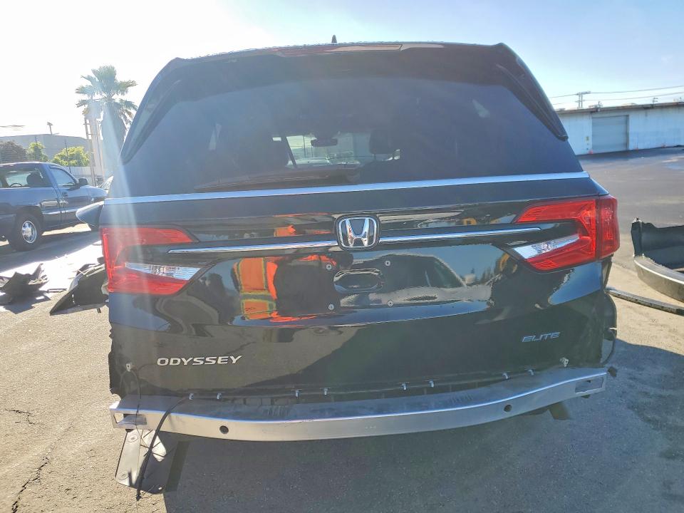 Photo 6 from auction – 2023 HONDA ODYSSEY with VIN 5FNRL6H94PB002415