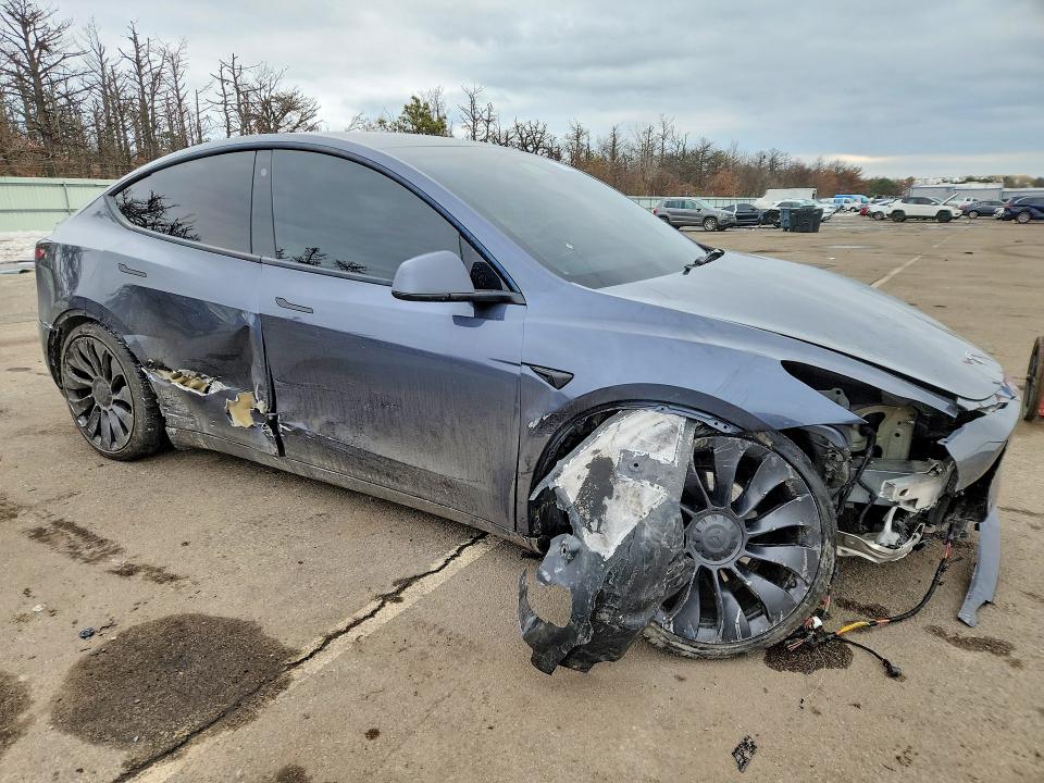 Photo 4 from auction – 2022 TESLA MODEL Y with VIN 7SAYGDEF9NF453161