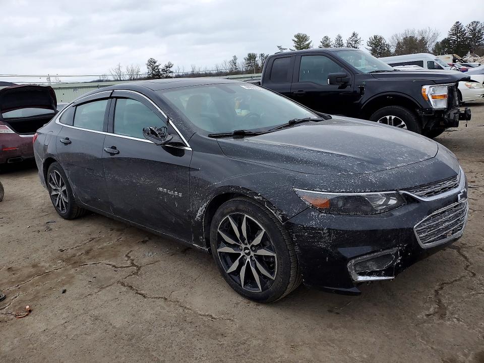 Photo 4 from auction – 2018 CHEVROLET MALIBU with VIN 1G1ZD5ST3JF270394