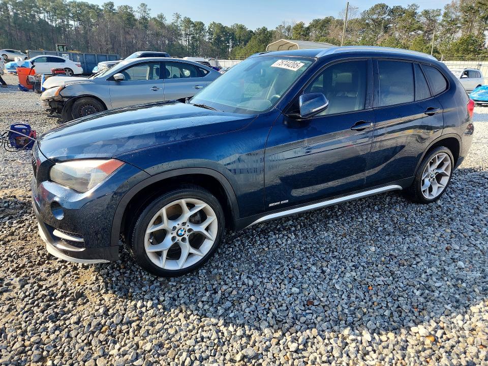 BMW X1 2015 with VIN WBAVM1C53FV498436 - Photo from auction
