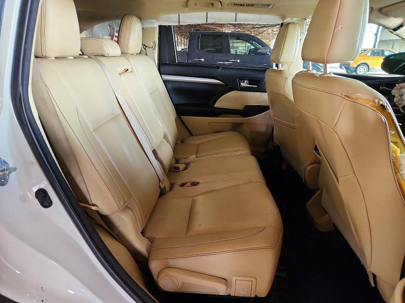 Photo 11 from auction – 2016 TOYOTA HIGHLANDER with VIN 5TDKKRFH8GS166259