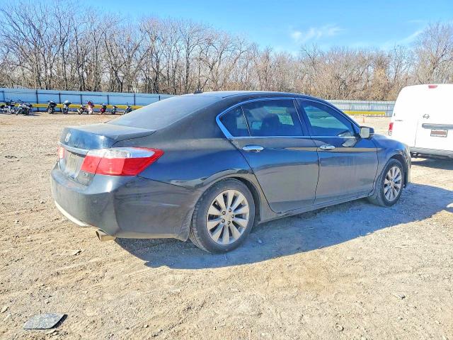 Photo 3 from auction – 2015 HONDA ACCORD with VIN 1HGCR3F80FA006502