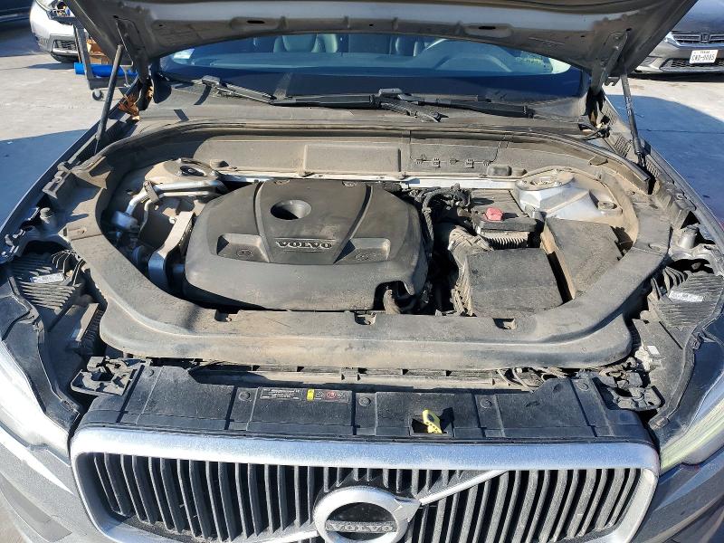 Photo 12 from auction – 2018 VOLVO XC60 with VIN LYV102RK2JB118320