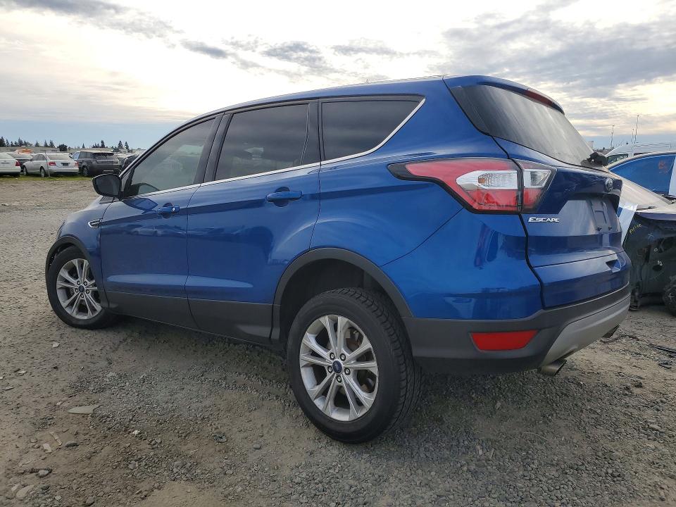 Photo 2 from auction – 2017 FORD ESCAPE with VIN 1FMCU0GD6HUB45084