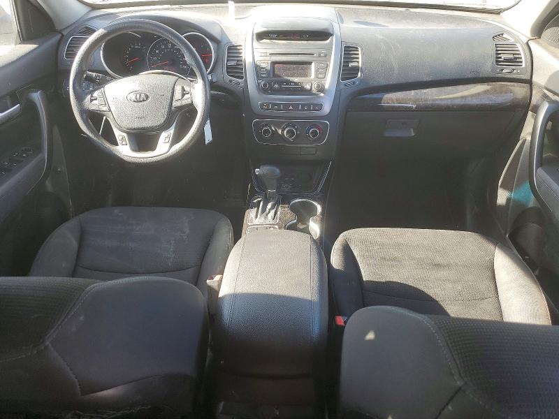 Photo 8 from auction – 2015 KIA SORENTO with VIN 5XYKTDA76FG602732