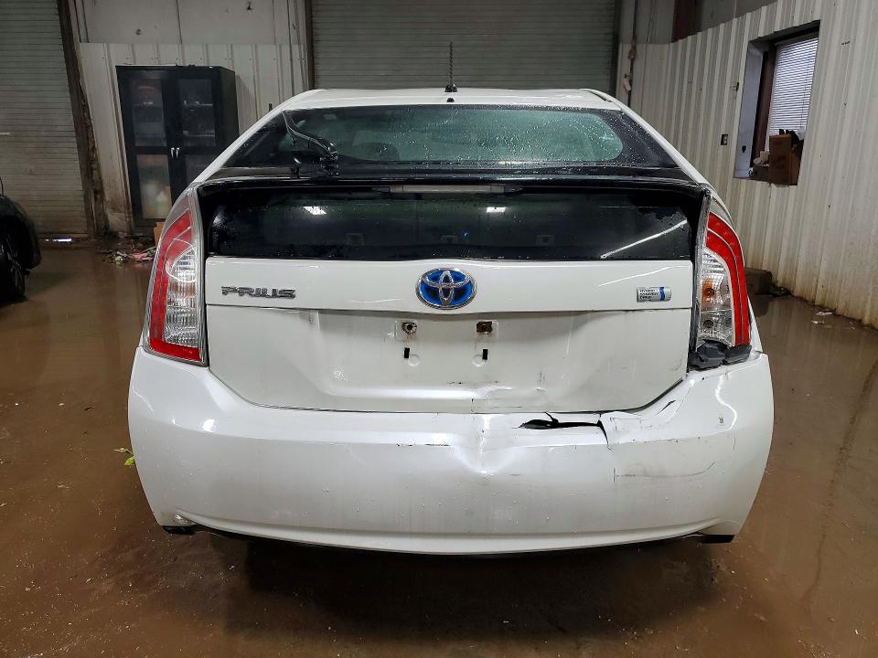 Photo 6 from auction – 2014 TOYOTA PRIUS with VIN JTDKN3DU2E1784935