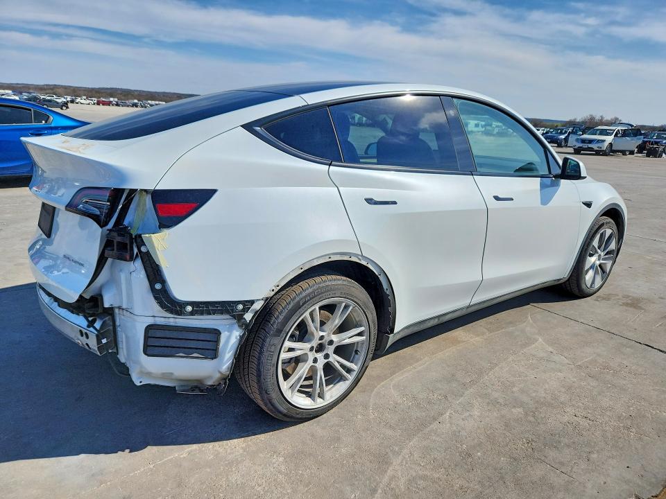 Photo 3 from auction – 2023 TESLA MODEL Y with VIN 7SAYGDEE3PA119389