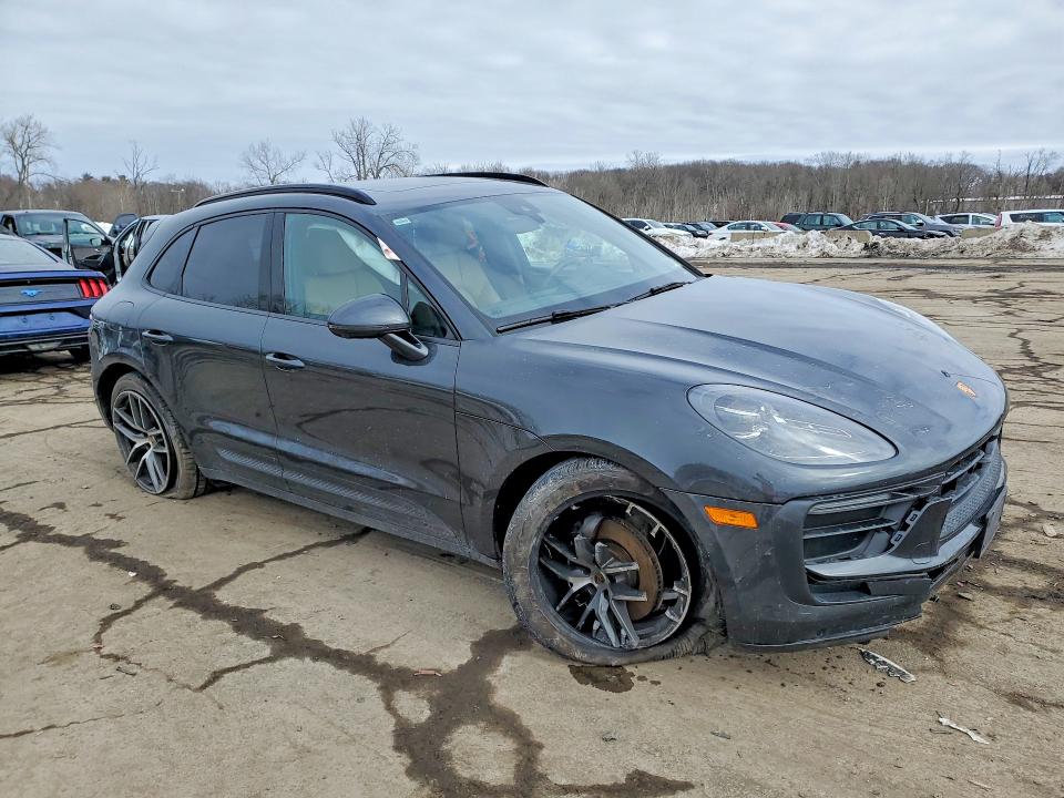 Photo 4 from auction – 2023 PORSCHE MACAN with VIN WP1AA2A5XPLB10844