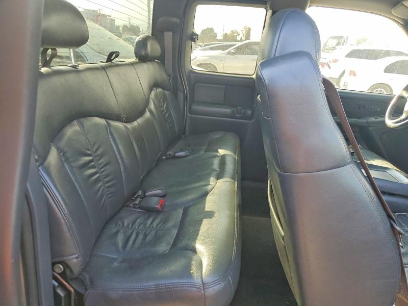 Photo 10 from auction – 2001 CHEVROLET SILVERADO with VIN 2GCEC19TX11164037
