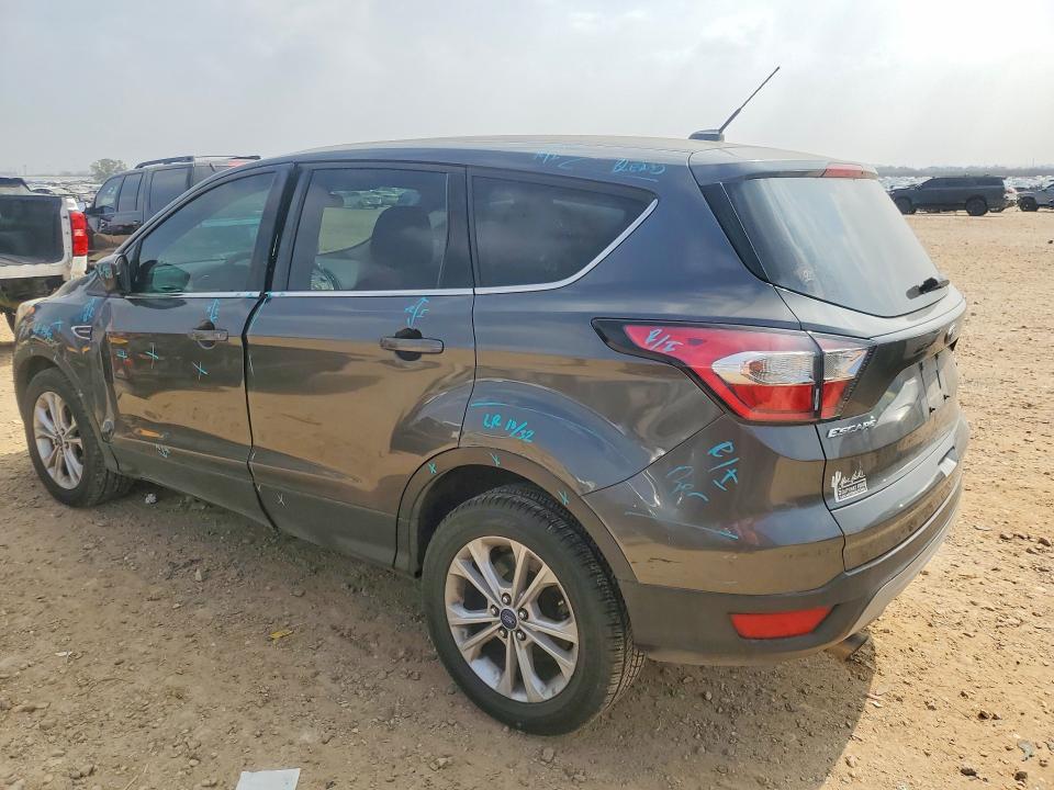 Photo 2 from auction – 2017 FORD ESCAPE SE with VIN 1FMCU0GD3HUE39770