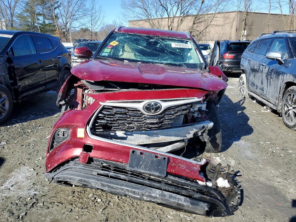 Photo 5 from auction – 2022 TOYOTA HIGHLANDER with VIN 5TDGZRBH4NS583544