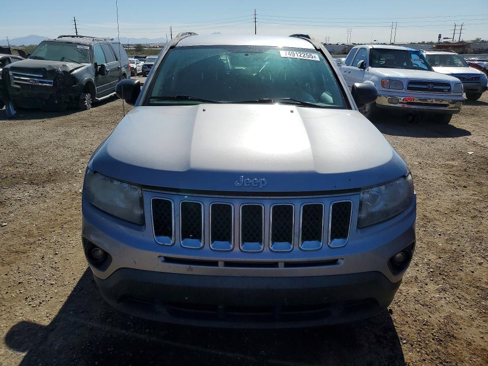 Photo 5 from auction – 2016 JEEP COMPASS with VIN 1C4NJCBA0GD633885