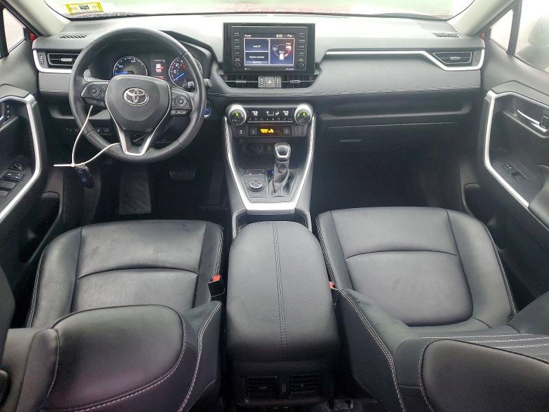 Photo 8 from auction – 2021 TOYOTA RAV4 XLE P with VIN JTMB6RFV5MD013050