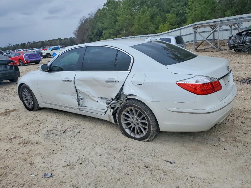 Photo 2 from auction – 2011 HYUNDAI GENESIS 3. with VIN KMHGC4DE9BU134693