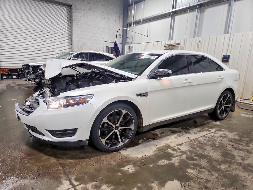 FORD TAURUS LIM 2015 with VIN 1FAHP2J86FG188673 - Photo from auction