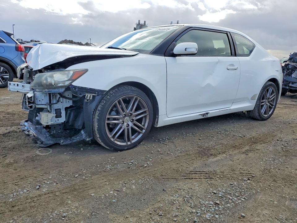 Photo 1 from auction – 2013 TOYOTA SCION TC with VIN JTKJF5C72D3057015