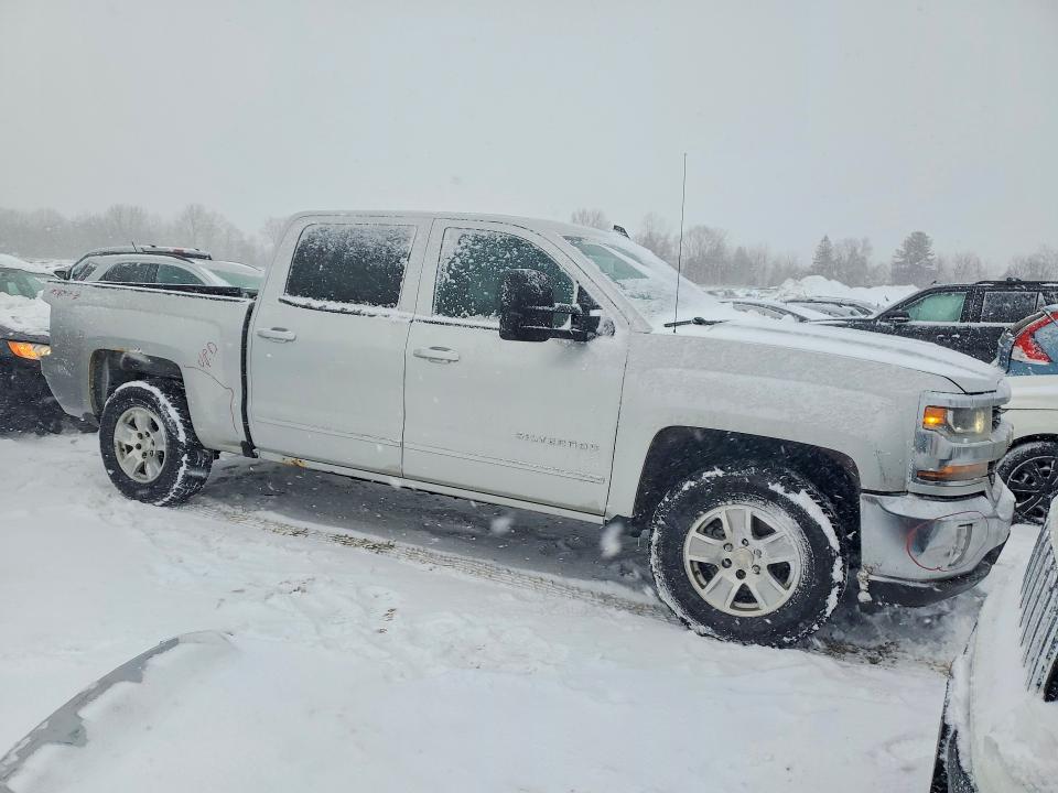 Photo 4 from auction – 2017 CHEVROLET SILVERADO with VIN 3GCUKREC7HG320877