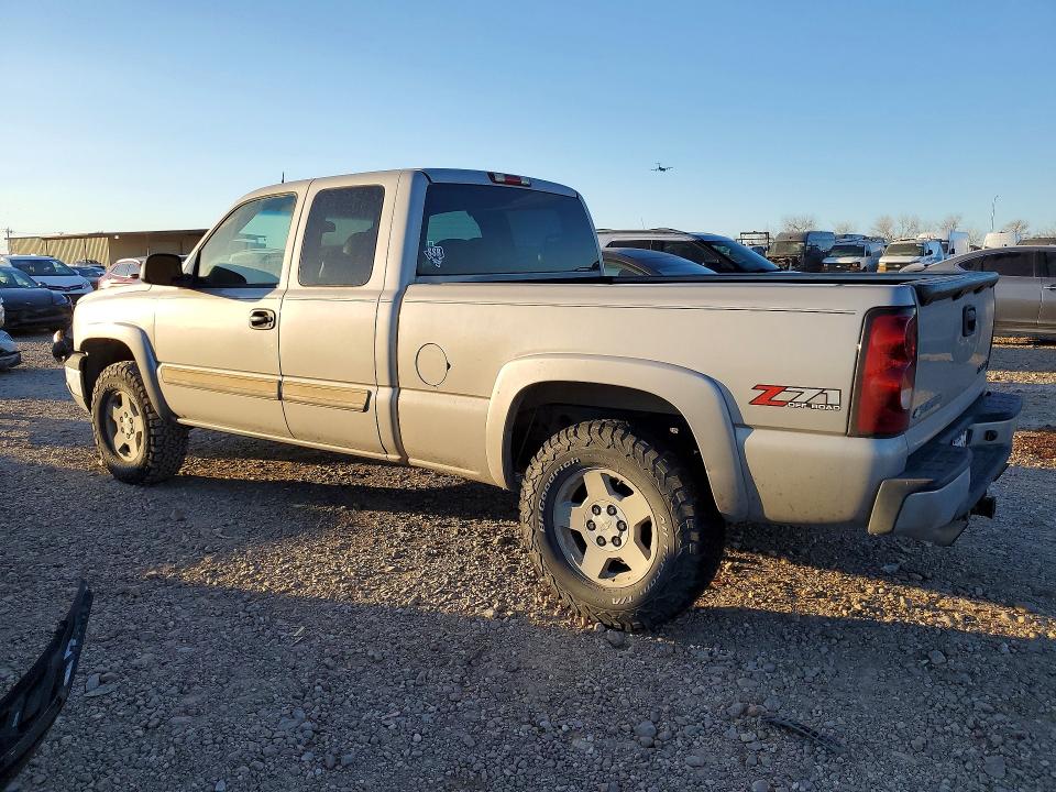 Photo 2 from auction – 2004 CHEVROLET SILVERADO with VIN 1GCEK19T44E249008