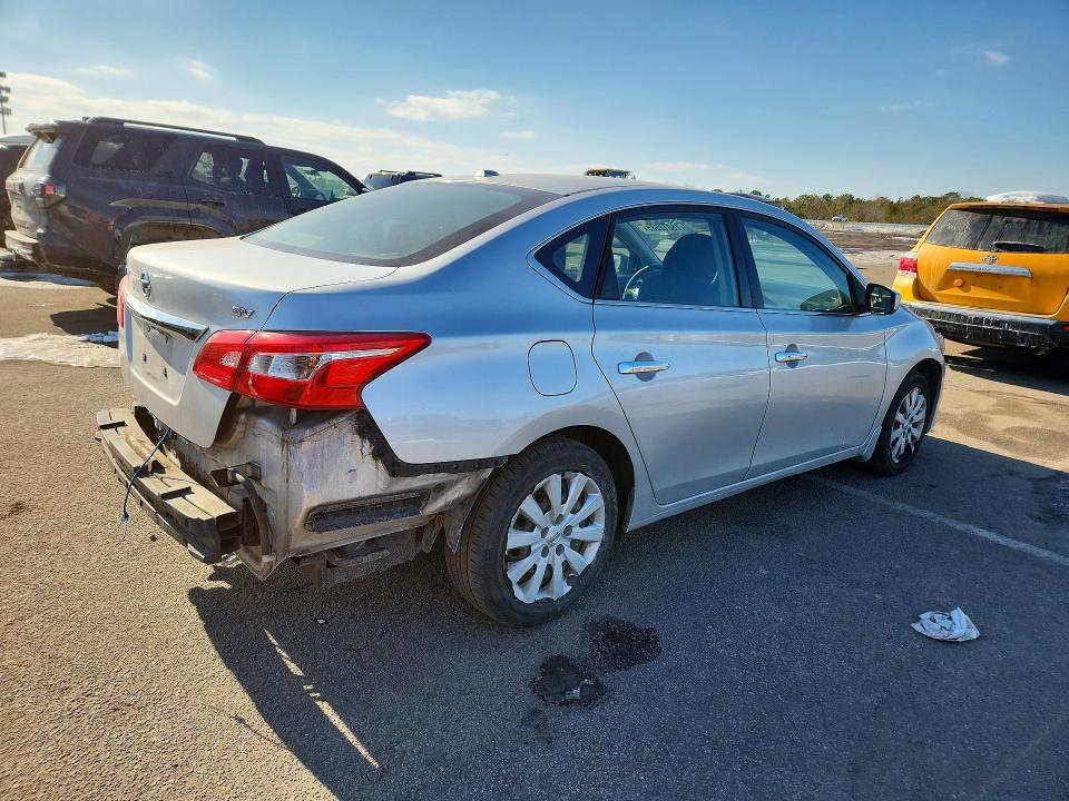 Photo 3 from auction – 2016 NISSAN SENTRA S with VIN 3N1AB7AP2GY211965
