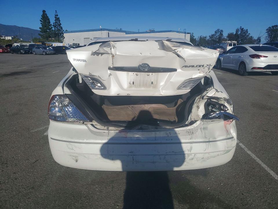 Photo 6 from auction – 2001 TOYOTA AVALON XL with VIN 4T1BF28B91U143172