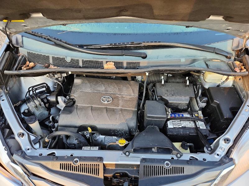 Photo 12 from auction – 2014 TOYOTA SIENNA XLE with VIN 5TDYK3DC0ES518682