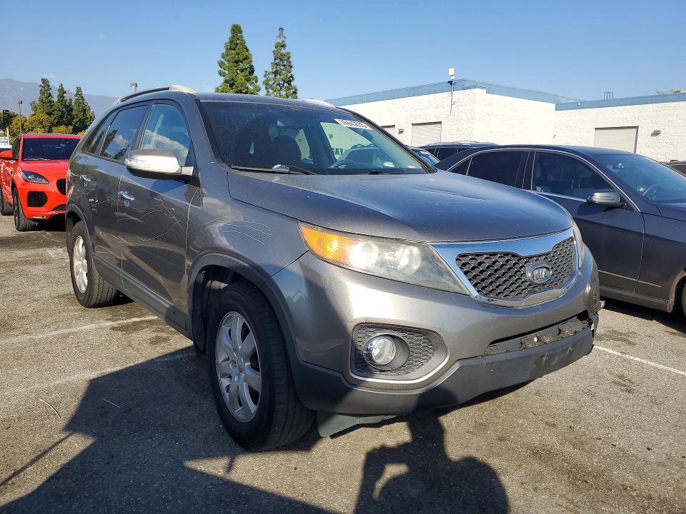 Photo 4 from auction – 2013 KIA SORENTO with VIN 5XYKT3A61DG313787
