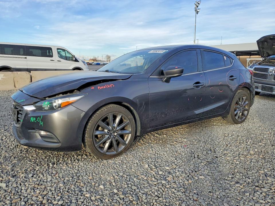 MAZDA 3 2018 with VIN 3MZBN1L39JM271818 - Photo from auction