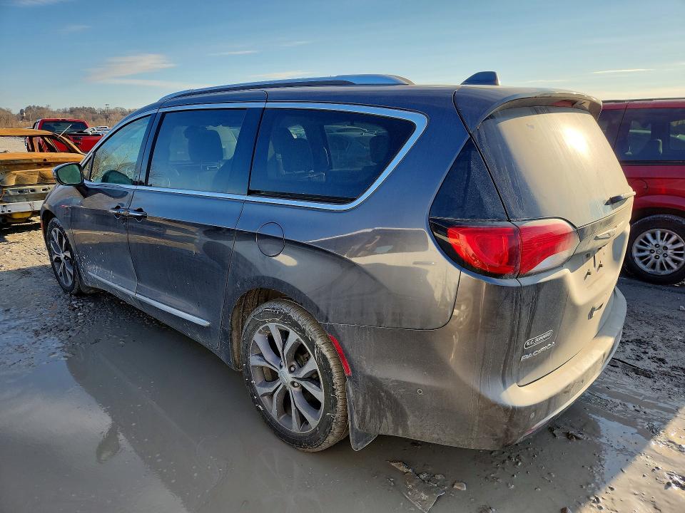 Photo 2 from auction – 2017 CHRYSLER PACIFICA with VIN 2C4RC1GG1HR589021