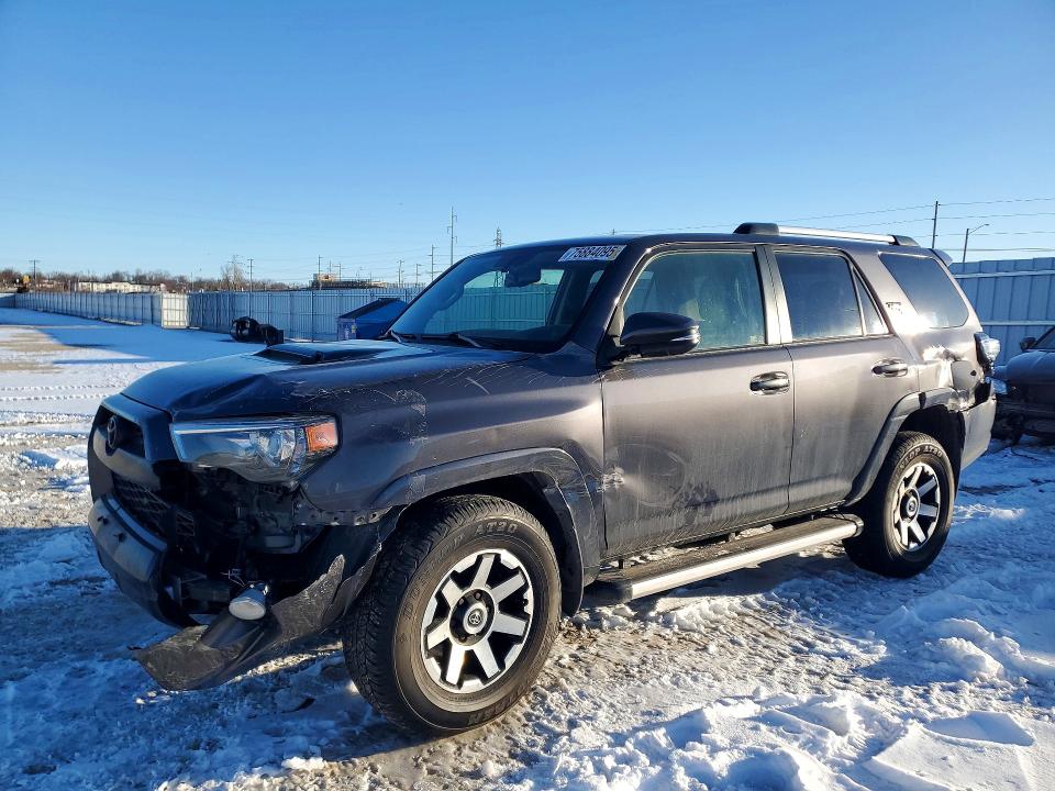 TOYOTA 4RUNNER 2018 with VIN JTEBU5JR6J5498101 - Photo from auction