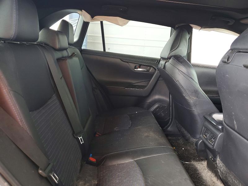 Photo 10 from auction – 2020 TOYOTA RAV4 with VIN 4T3EWRFV2LU004840